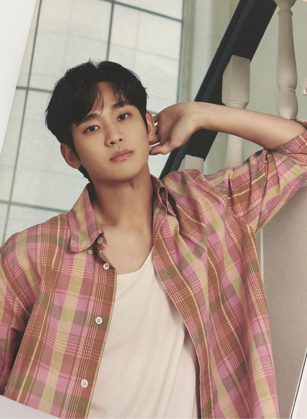 Kim Soo Hyun public/images/actor/images/Kim-Soo-Hyun-1705.jpeg