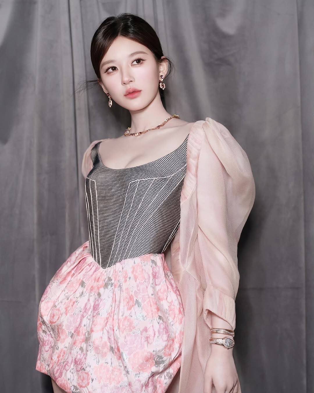 Zhao Lu Si public/images/actor/images/Zhao-Lu-Si-2640.jpeg