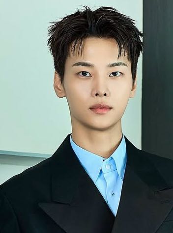  Cha Hak Yeon Profile