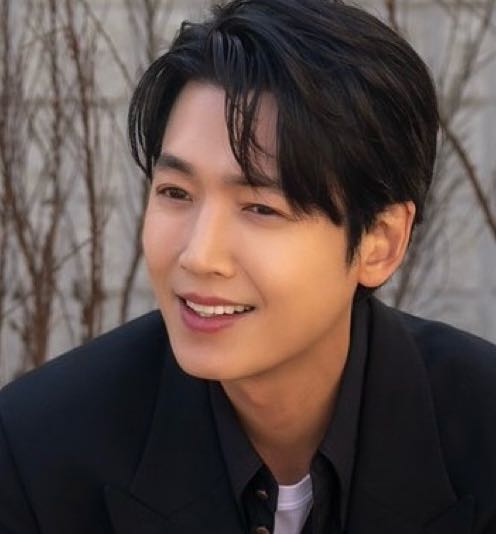 public/images/actor/profilePic/Jung-Kyung-Ho-6430.jpeg