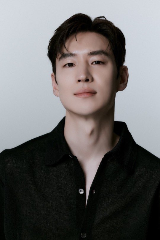 public/images/actor/profilePic/Lee-Je-Hoon-3264.jpeg