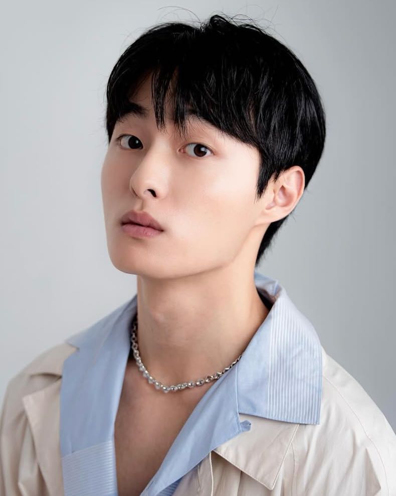public/images/actor/profilePic/Yoon-Chan-Young-0078.jpeg