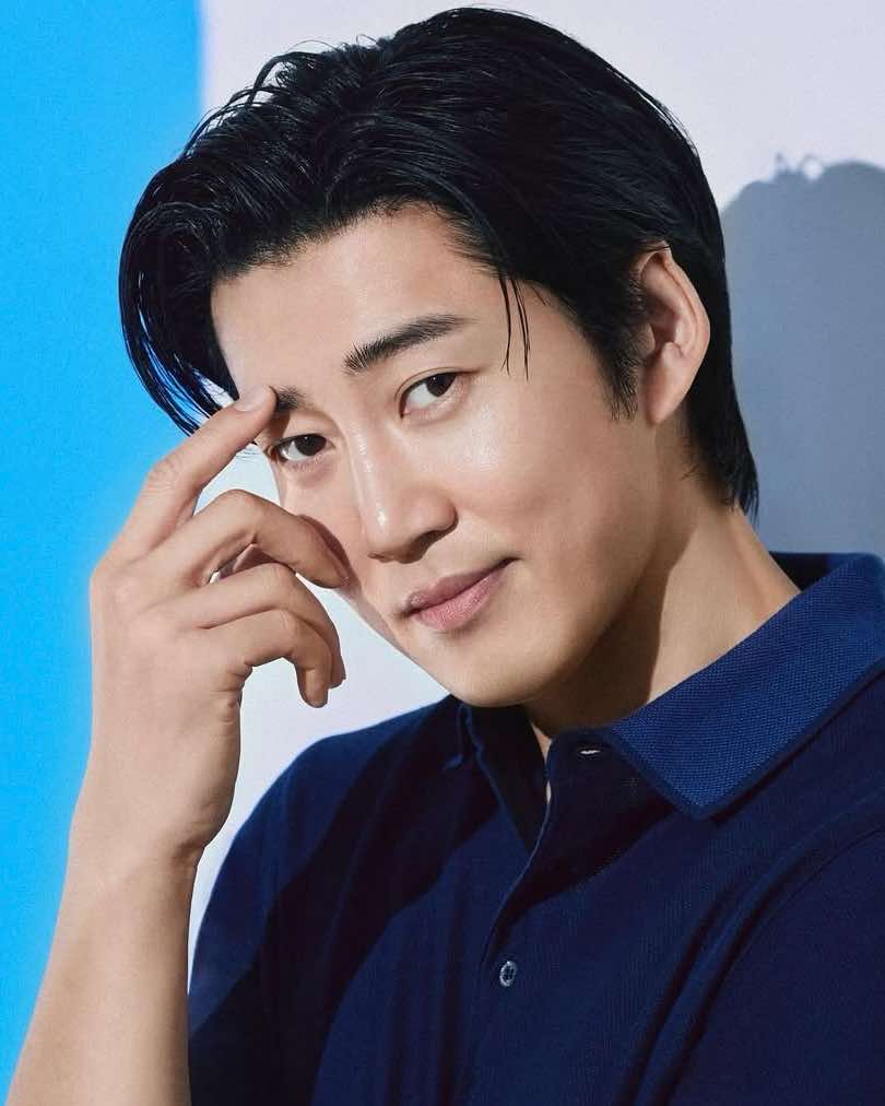 public/images/actor/profilePic/Yoon-Kye-Sang-1387.jpeg
